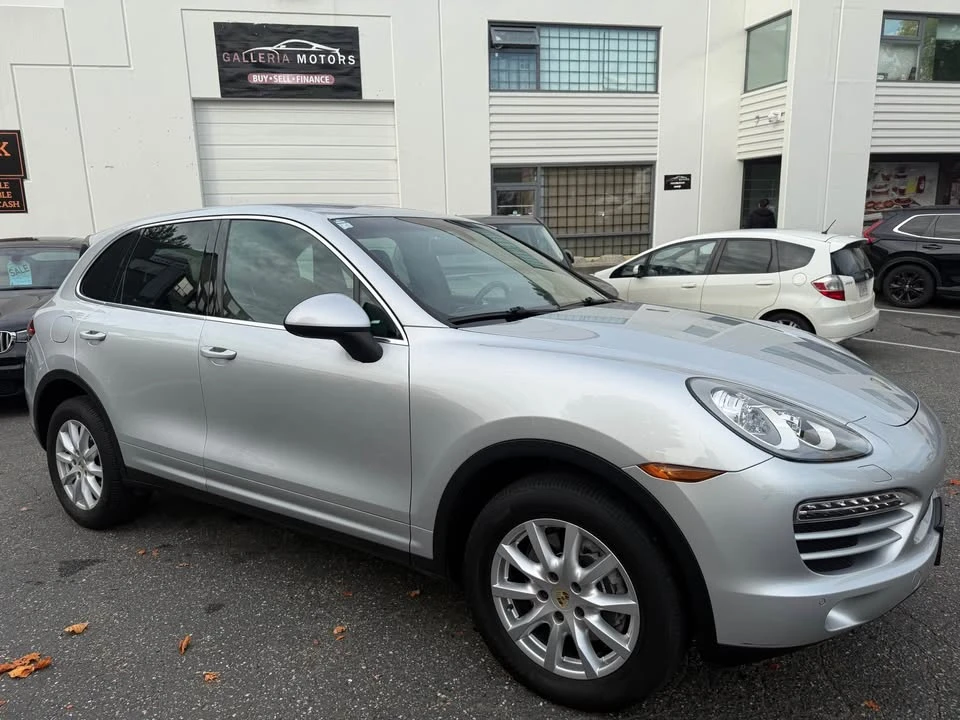 2011 Porsche 958 Cayenne - Image 2 of 11