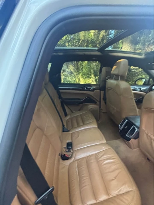 2011 Porsche 958 Cayenne - Image 6 of 6