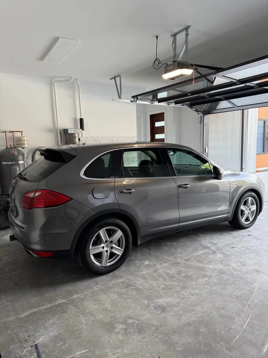 2011 Porsche 958 Cayenne - Image 3 of 14