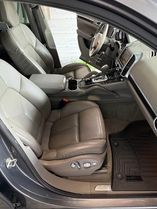2011 Porsche 958 Cayenne - Image 9 of 14