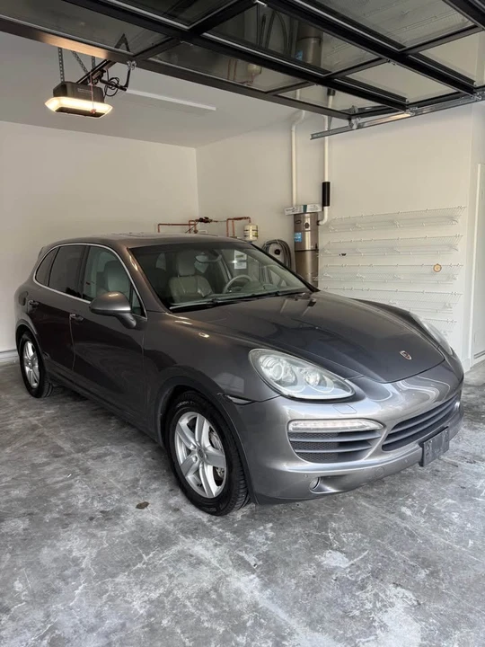 2011 Porsche 958 Cayenne - Image 2 of 14
