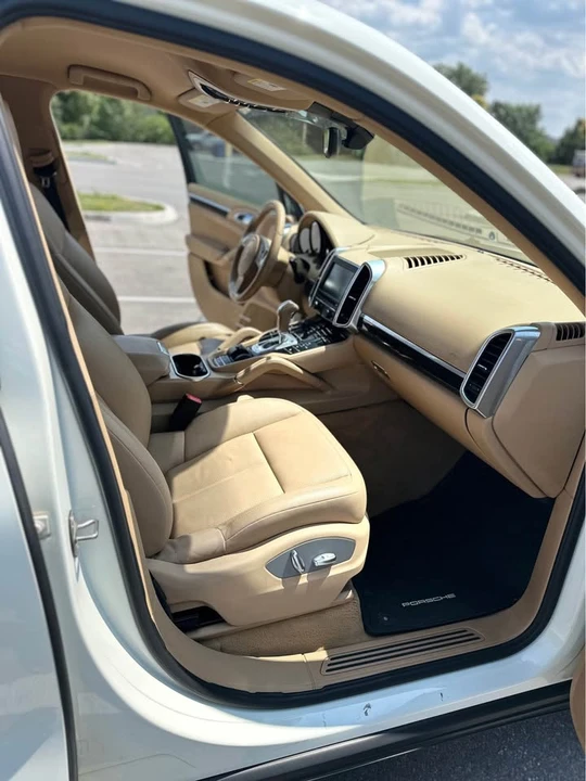 2011 Porsche 958 Cayenne - Image 14 of 19