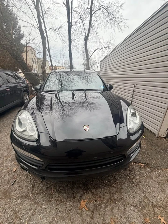 2011 Porsche 958 Cayenne - Image 2 of 9