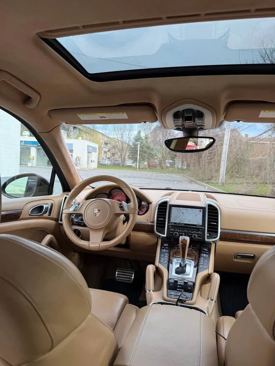 2011 Porsche 958 Cayenne - Image 10 of 17