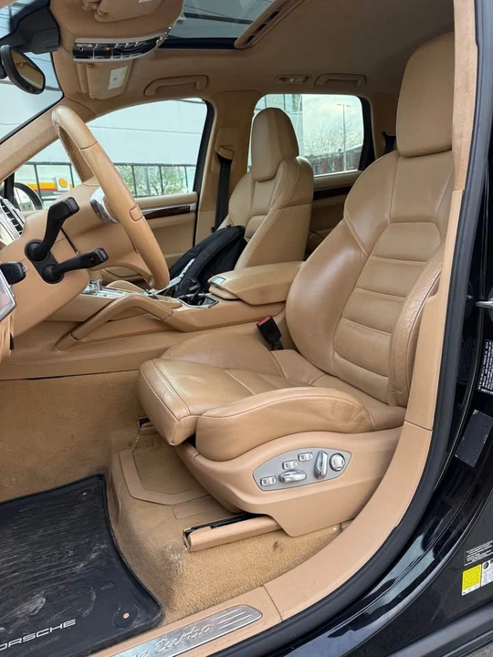 2011 Porsche 958 Cayenne - Image 8 of 17