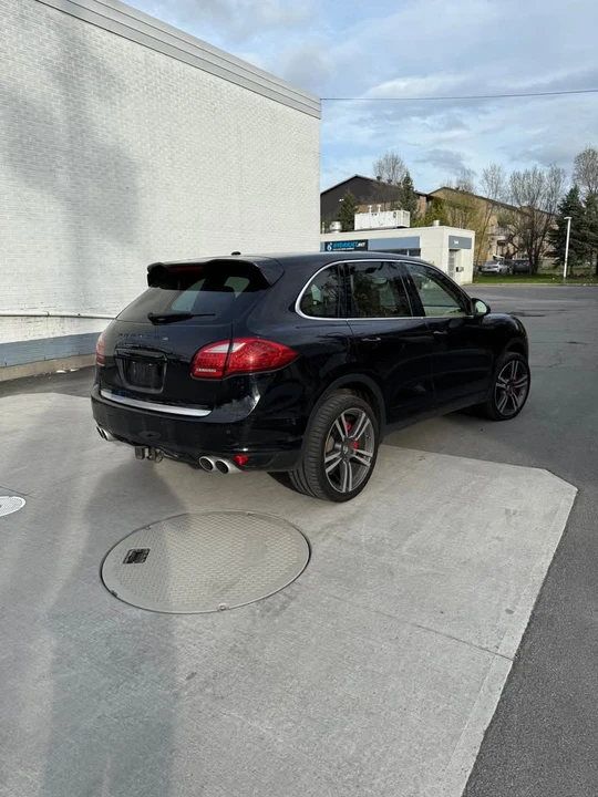 2011 Porsche 958 Cayenne - Image 2 of 17