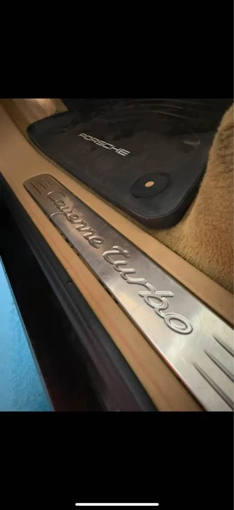 2011 Porsche 958 Cayenne - Image 16 of 17