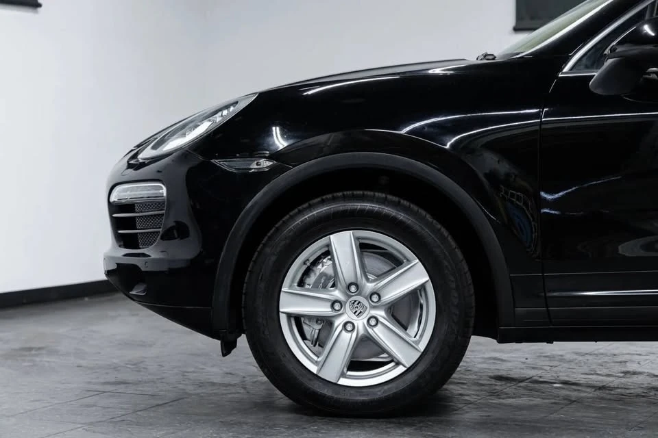2011 Porsche 958 Cayenne - Image 12 of 20