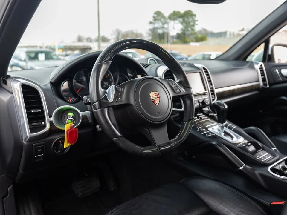 2011 Porsche 958 Cayenne - Image 10 of 17