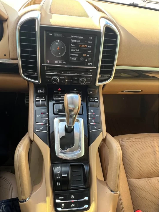 2011 Porsche 958 Cayenne - Image 10 of 10