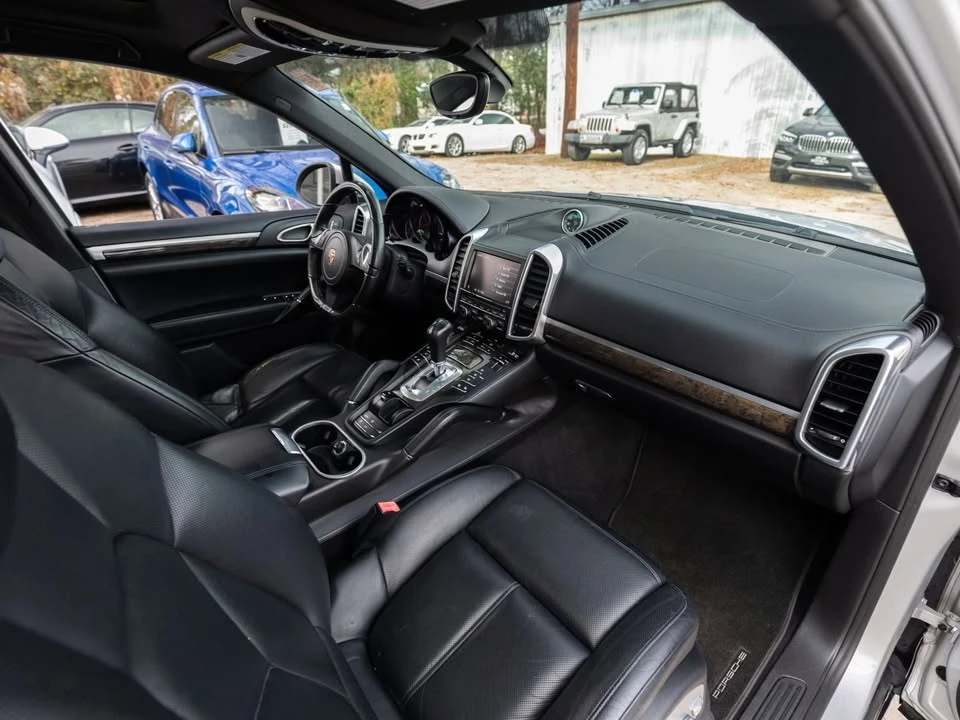 2011 Porsche 958 Cayenne - Image 11 of 17