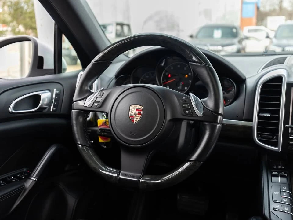 2011 Porsche 958 Cayenne - Image 12 of 17