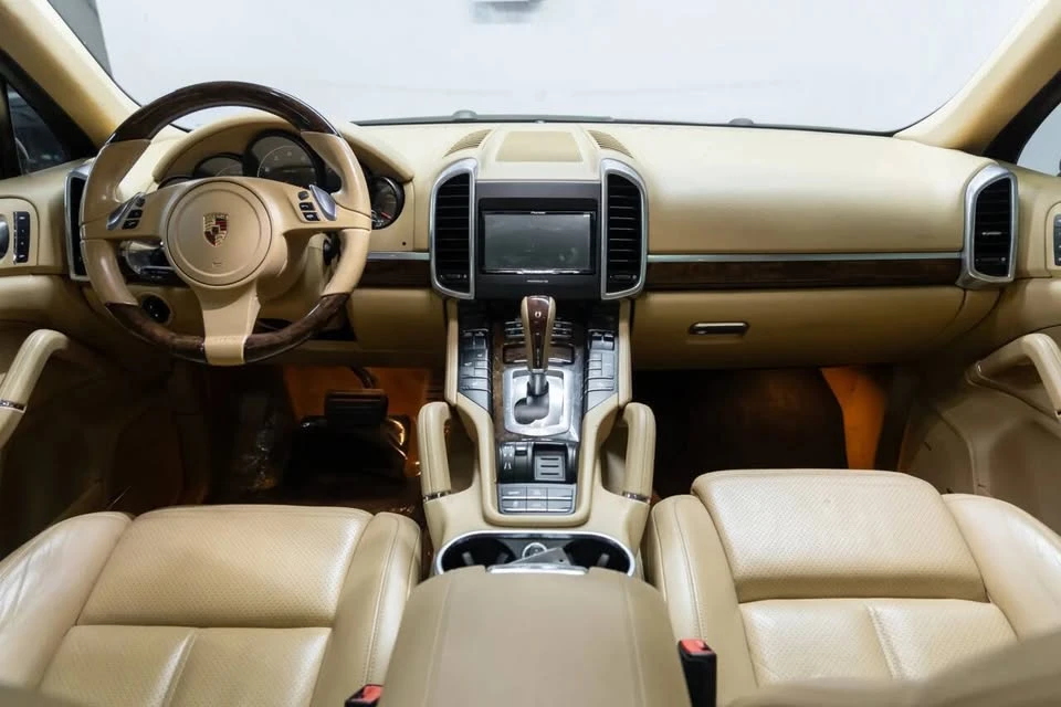 2011 Porsche 958 Cayenne - Image 16 of 20