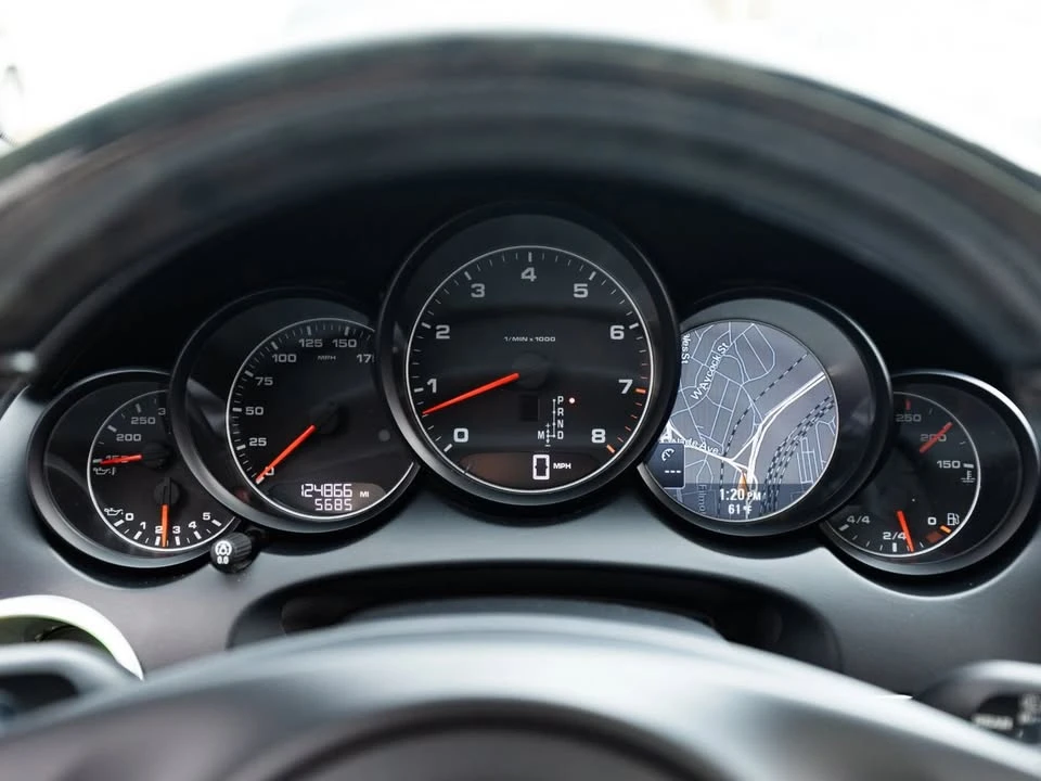 2011 Porsche 958 Cayenne - Image 13 of 17