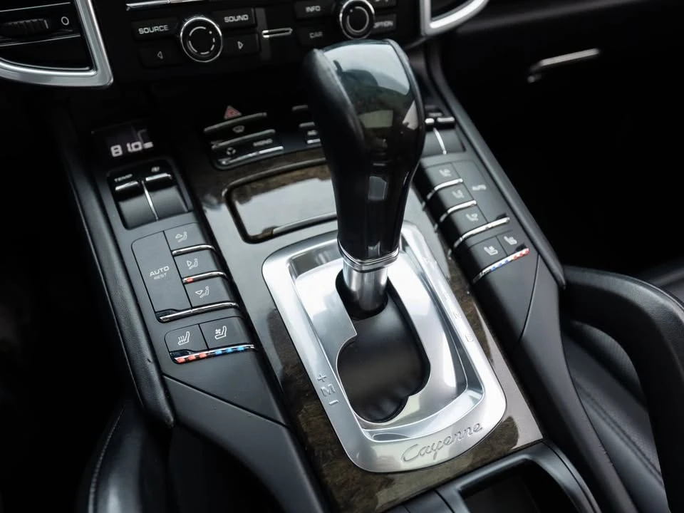 2011 Porsche 958 Cayenne - Image 14 of 17