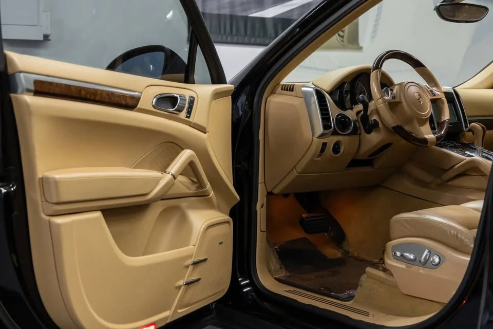2011 Porsche 958 Cayenne - Image 13 of 20