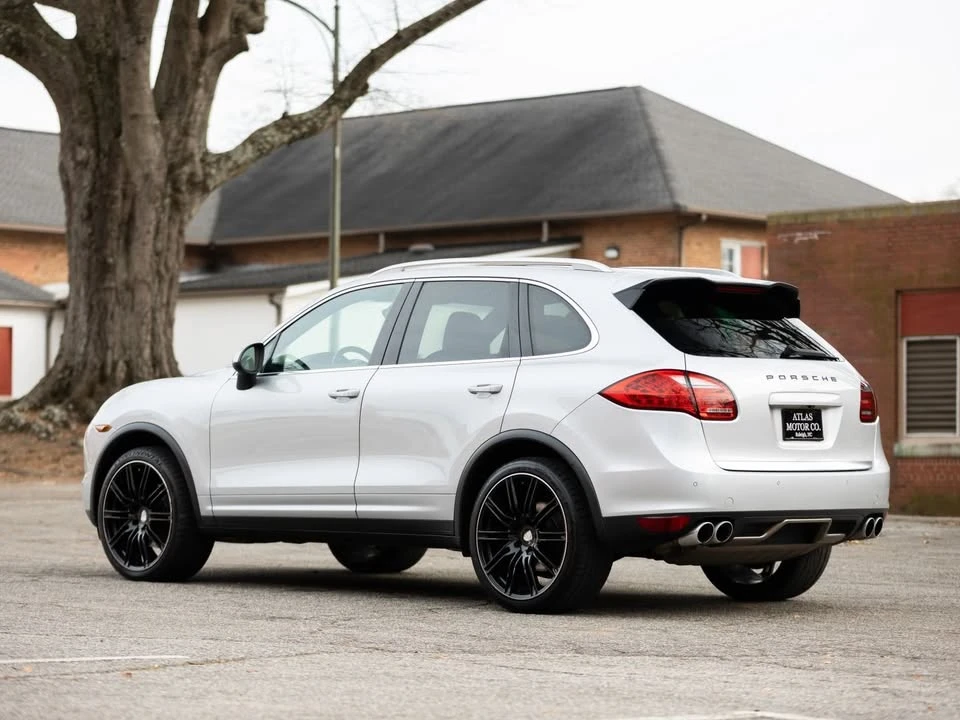 2011 Porsche 958 Cayenne - Image 7 of 17
