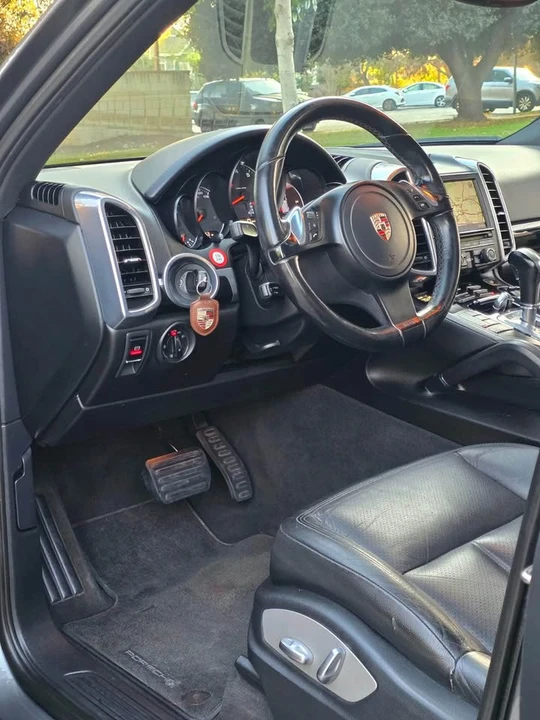 2011 Porsche 958 Cayenne - Image 8 of 14
