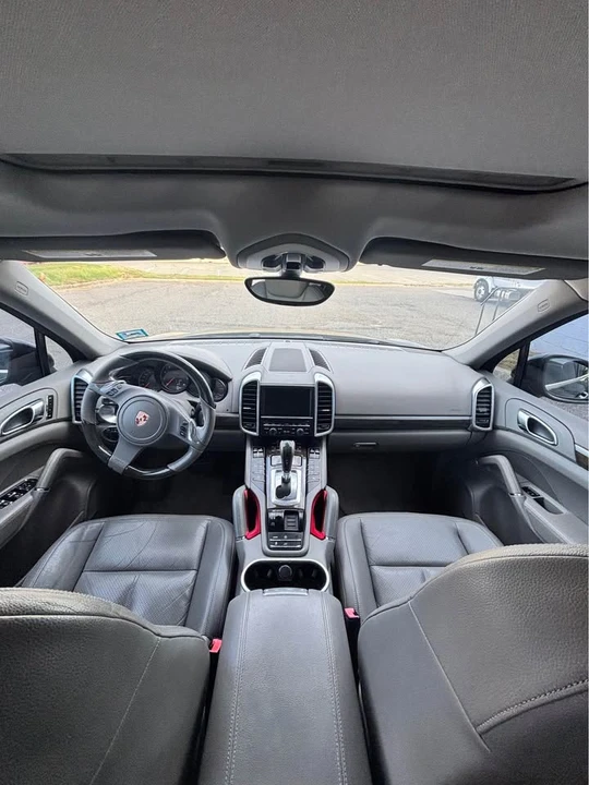 2011 Porsche 958 Cayenne - Image 10 of 14