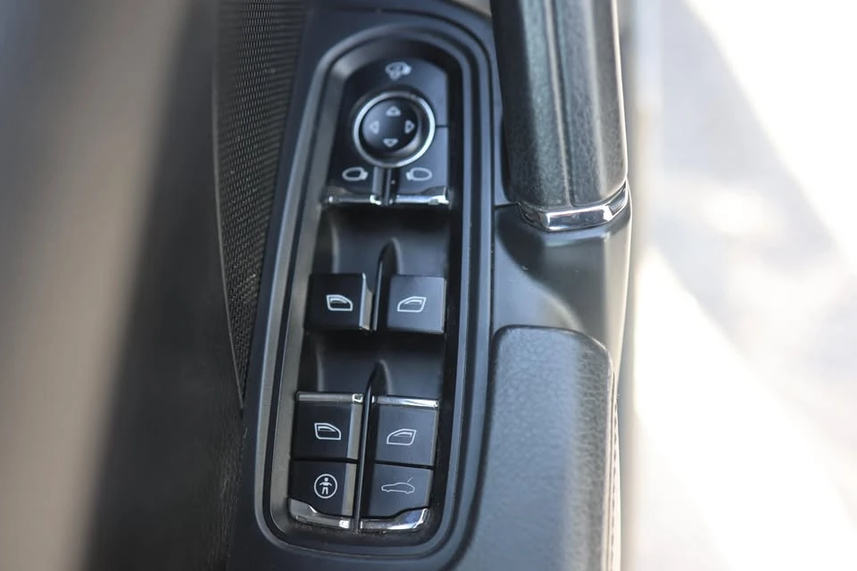 2011 Porsche 958 Cayenne - Image 8 of 20