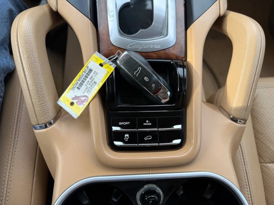 2011 Porsche 958 Cayenne S - Image 16 of 20