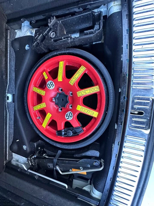 2011 Porsche 958 Cayenne - Image 12 of 16