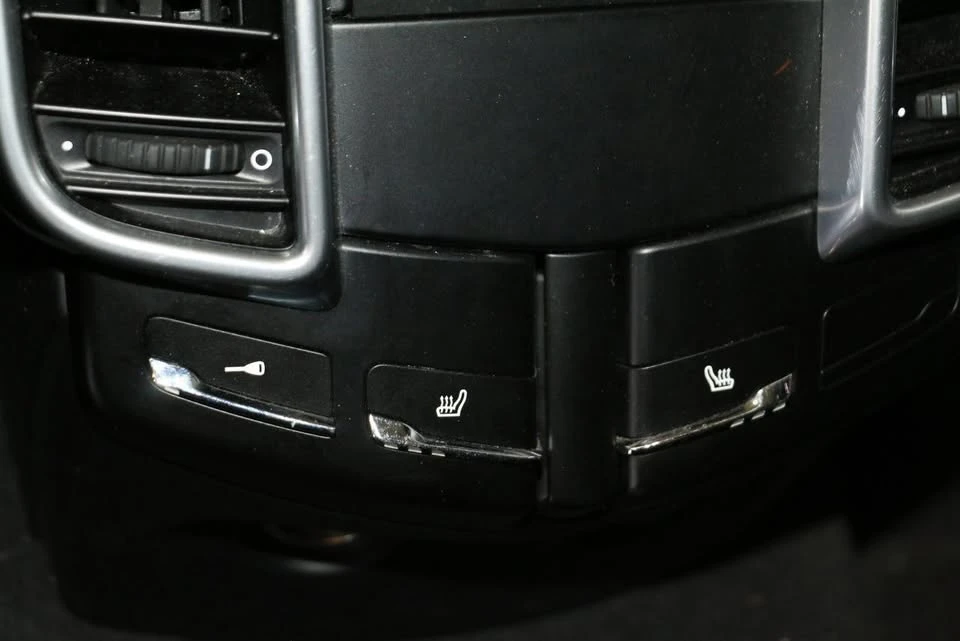 2011 Porsche 958 Cayenne S - Image 12 of 20