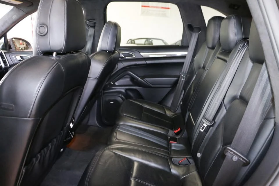 2011 Porsche 958 Cayenne S - Image 11 of 20