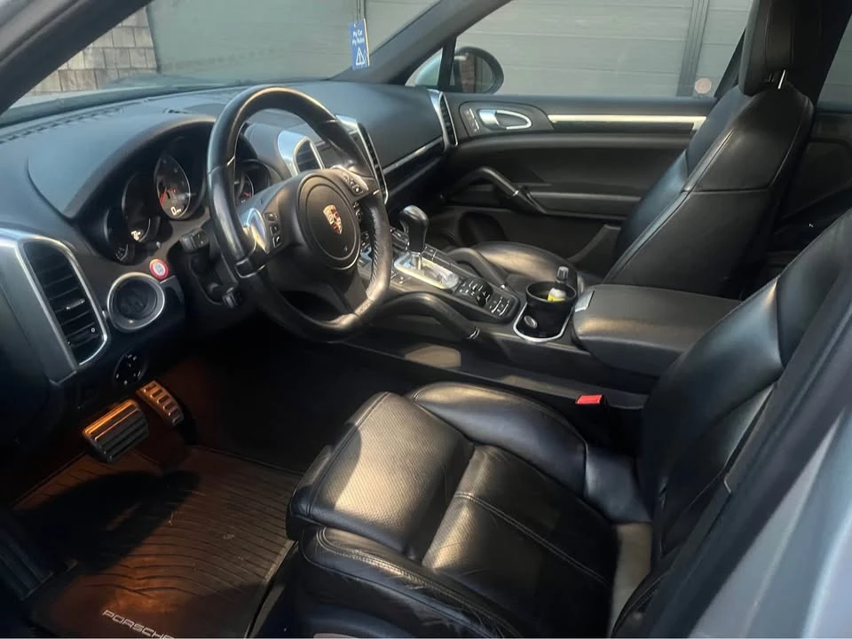2011 Porsche 958 Cayenne S - Image 3 of 8