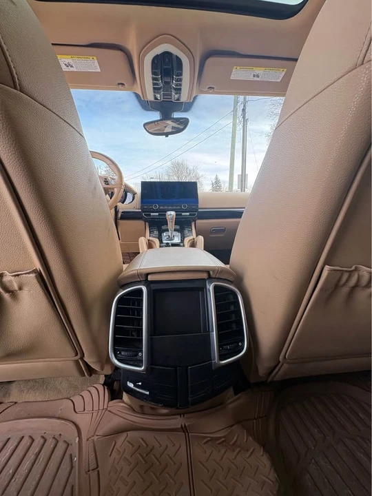 2011 Porsche 958 Cayenne - Image 11 of 16
