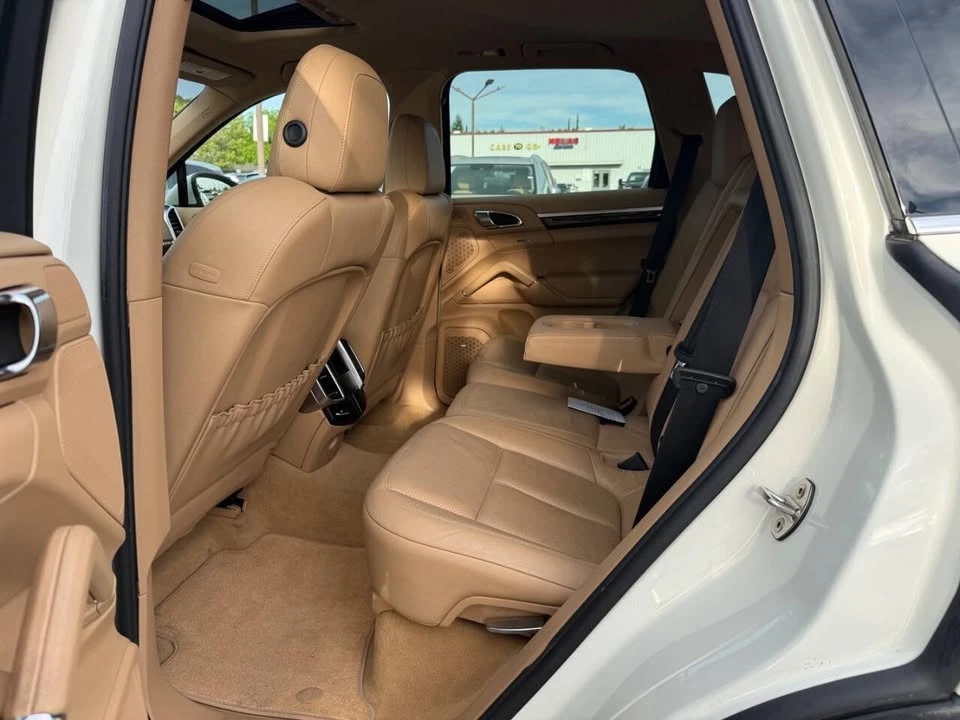 2011 Porsche 958 Cayenne S - Image 10 of 20