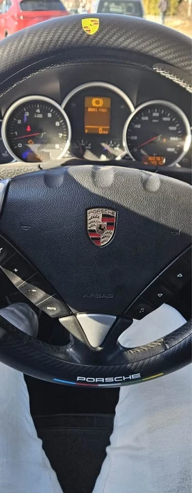 2011 Porsche 958 Cayenne - Image 2 of 9