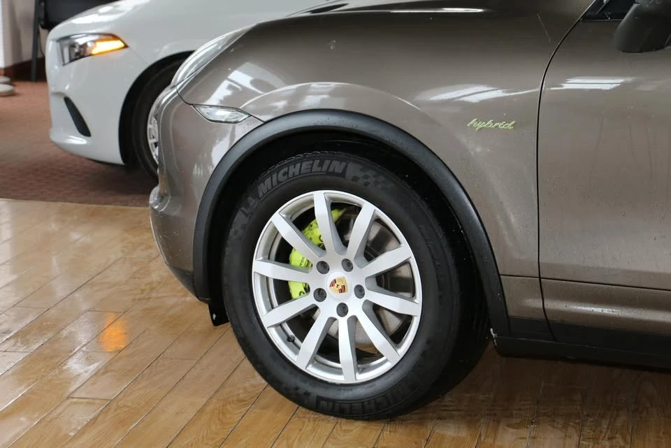 2011 Porsche 958 Cayenne S - Image 6 of 20