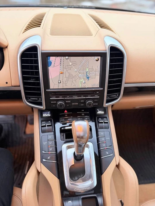 2011 Porsche 958 Cayenne - Image 13 of 20