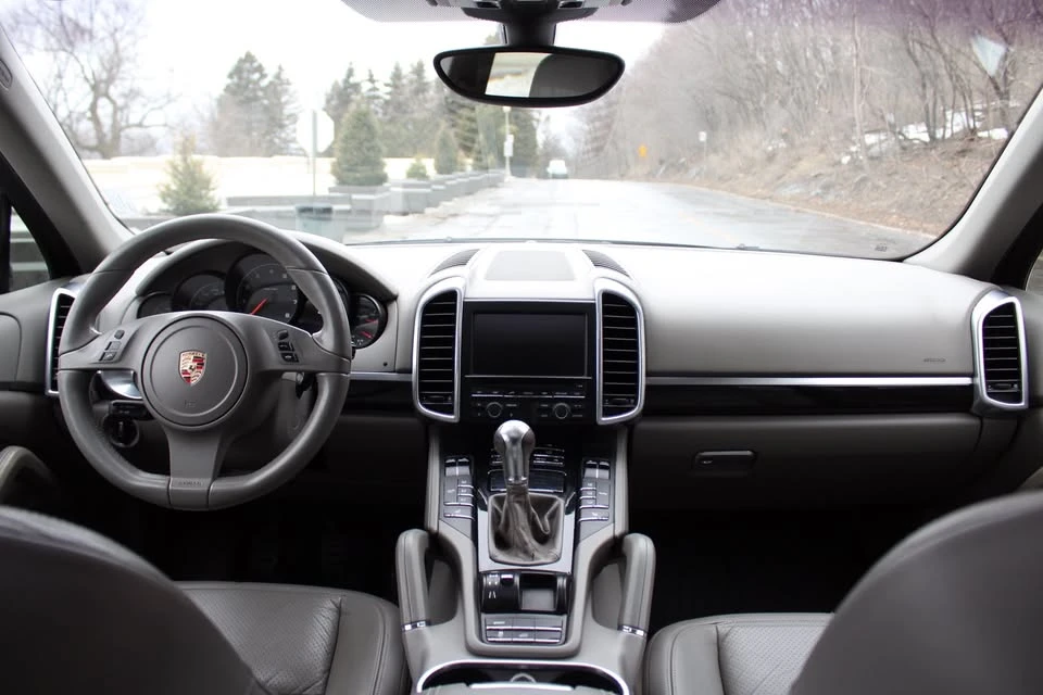 2011 Porsche 958 Cayenne - Image 11 of 18