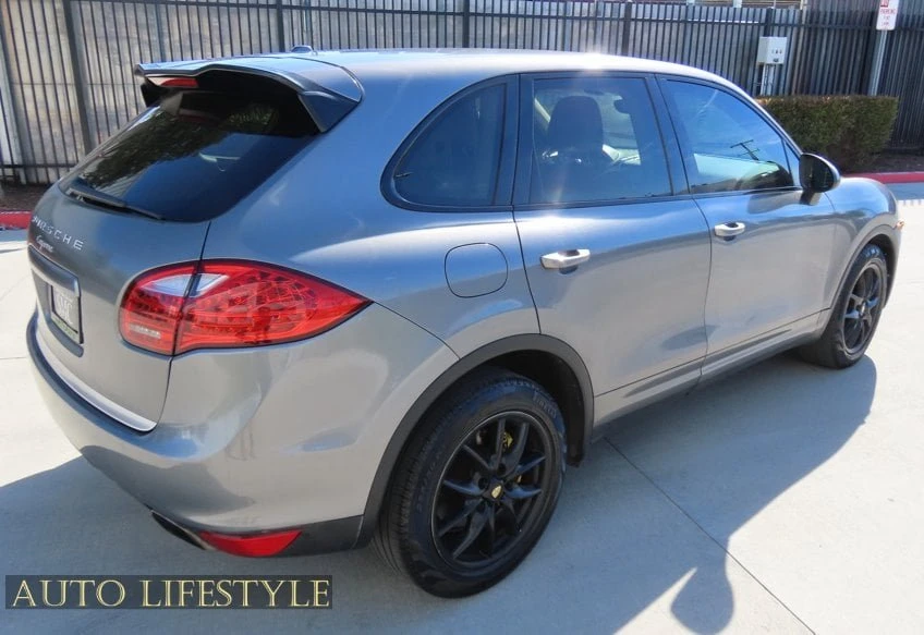 2011 Porsche 958 Cayenne - Image 7 of 20