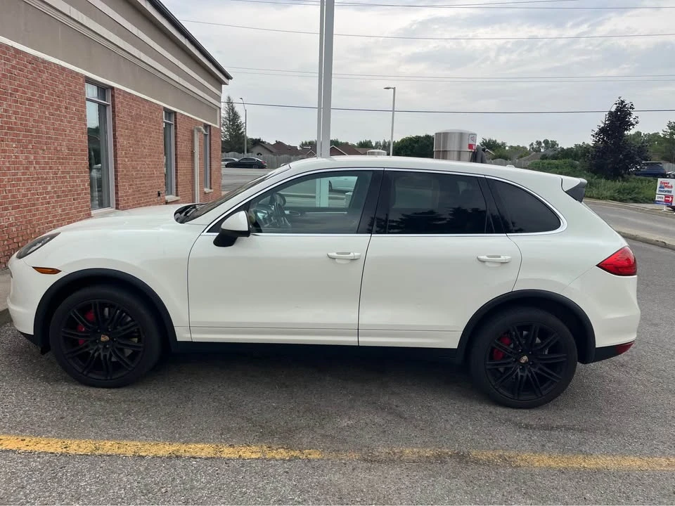 2011 Porsche 958 Cayenne Turbo - Image 2 of 15