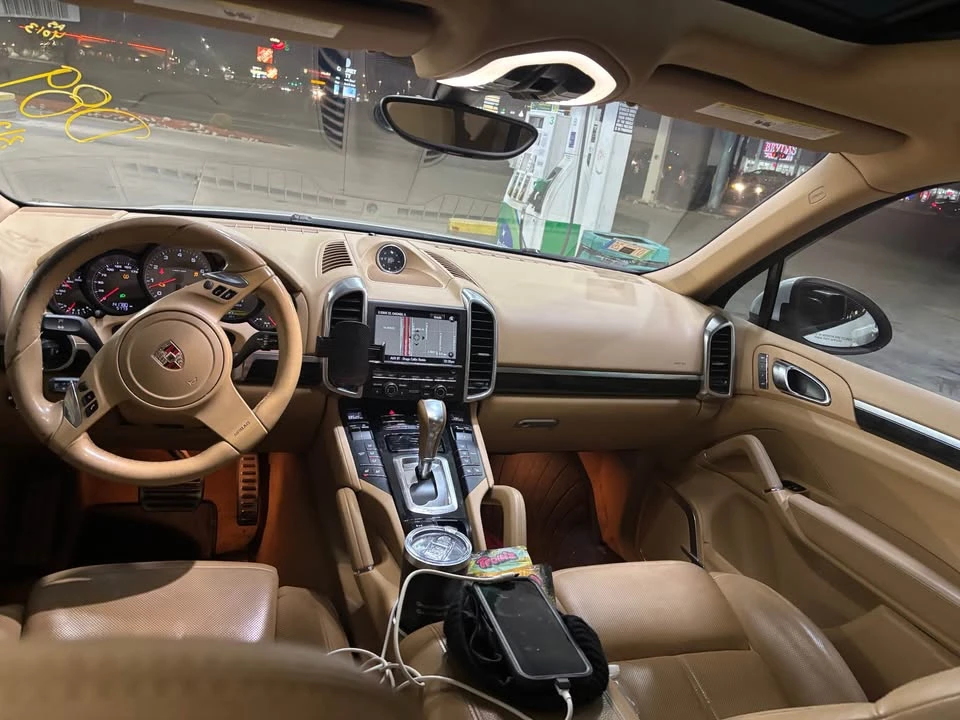 2011 Porsche 958 Cayenne - Image 7 of 9