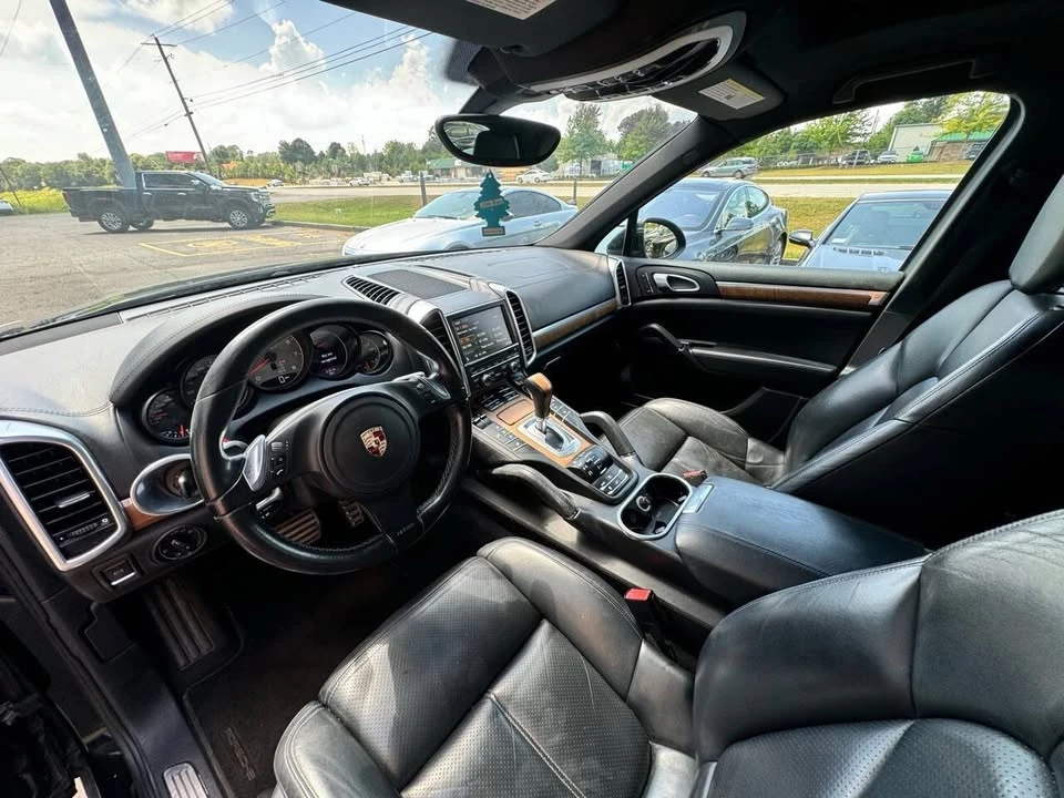 2011 Porsche 958 Cayenne S - Image 12 of 20