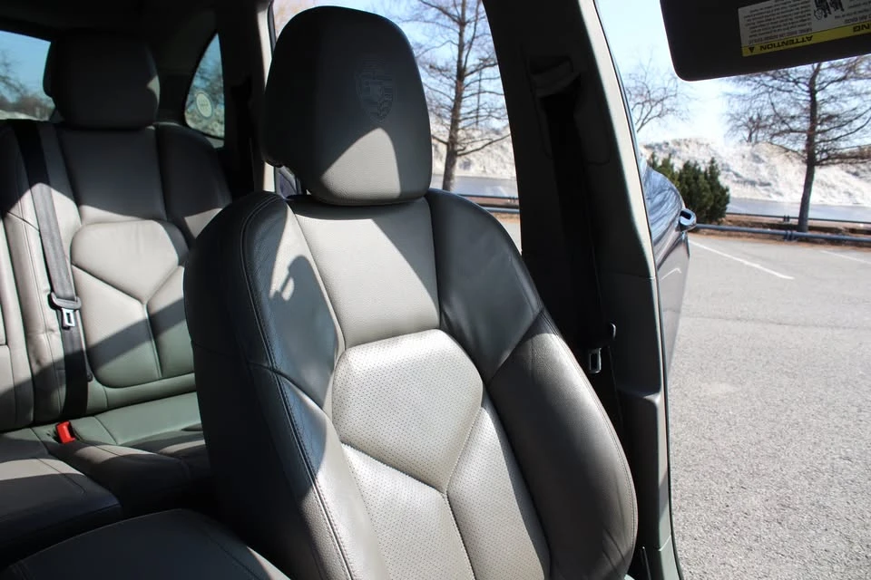 2011 Porsche 958 Cayenne - Image 13 of 18