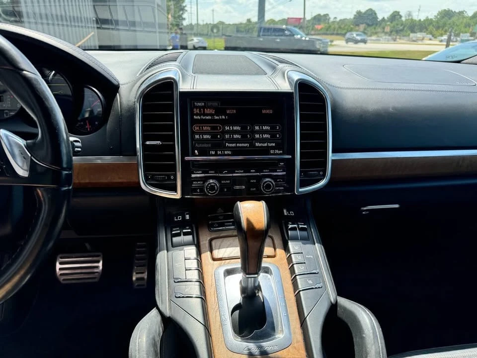 2011 Porsche 958 Cayenne S - Image 16 of 20