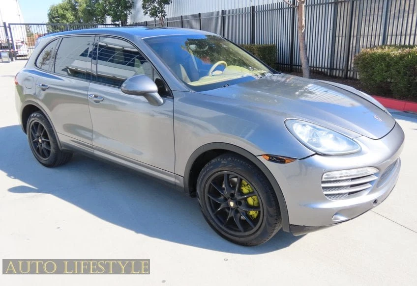 2011 Porsche 958 Cayenne - Image 2 of 20