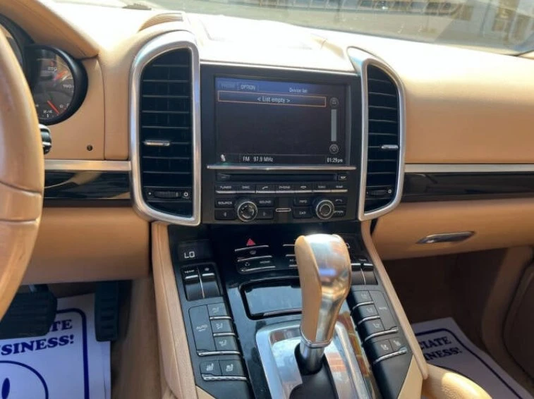 2011 Porsche 958 Cayenne - Image 12 of 20