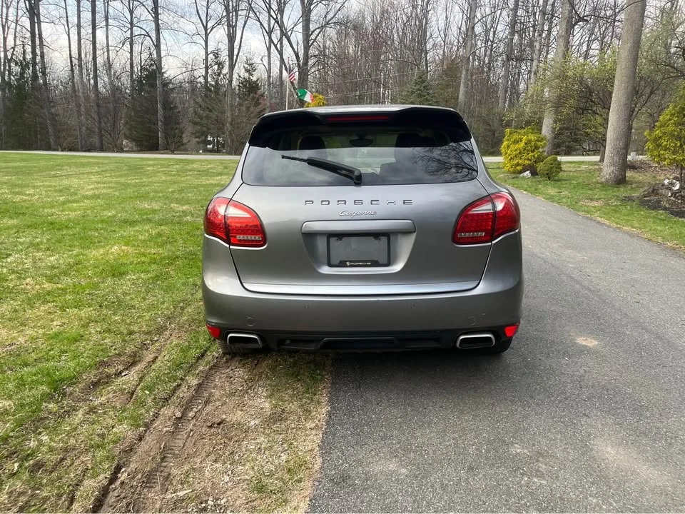 2011 Porsche 958 Cayenne - Image 2 of 10