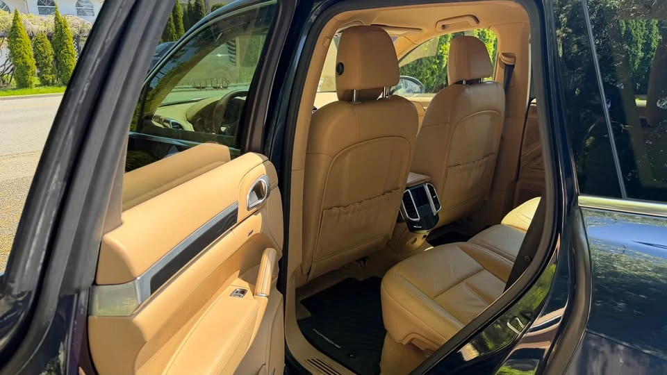 2011 Porsche 958 Cayenne - Image 13 of 20