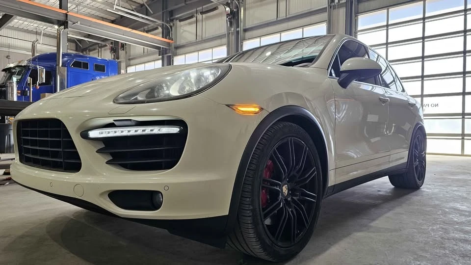 2011 Porsche 958 Cayenne - Image 9 of 12