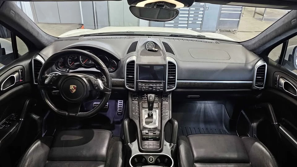 2011 Porsche 958 Cayenne - Image 2 of 12