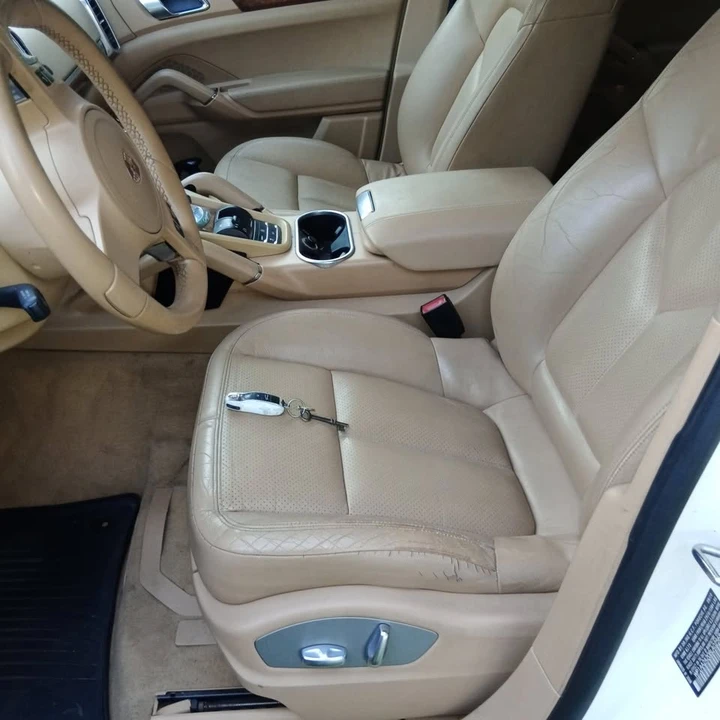 2011 Porsche 958 Cayenne - Image 9 of 16