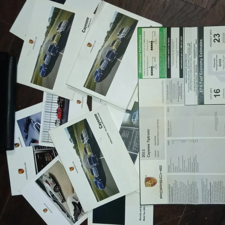 2011 Porsche 958 Cayenne - Image 13 of 16