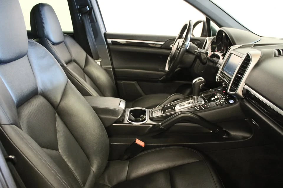 2011 Porsche 958 Cayenne - Image 4 of 9